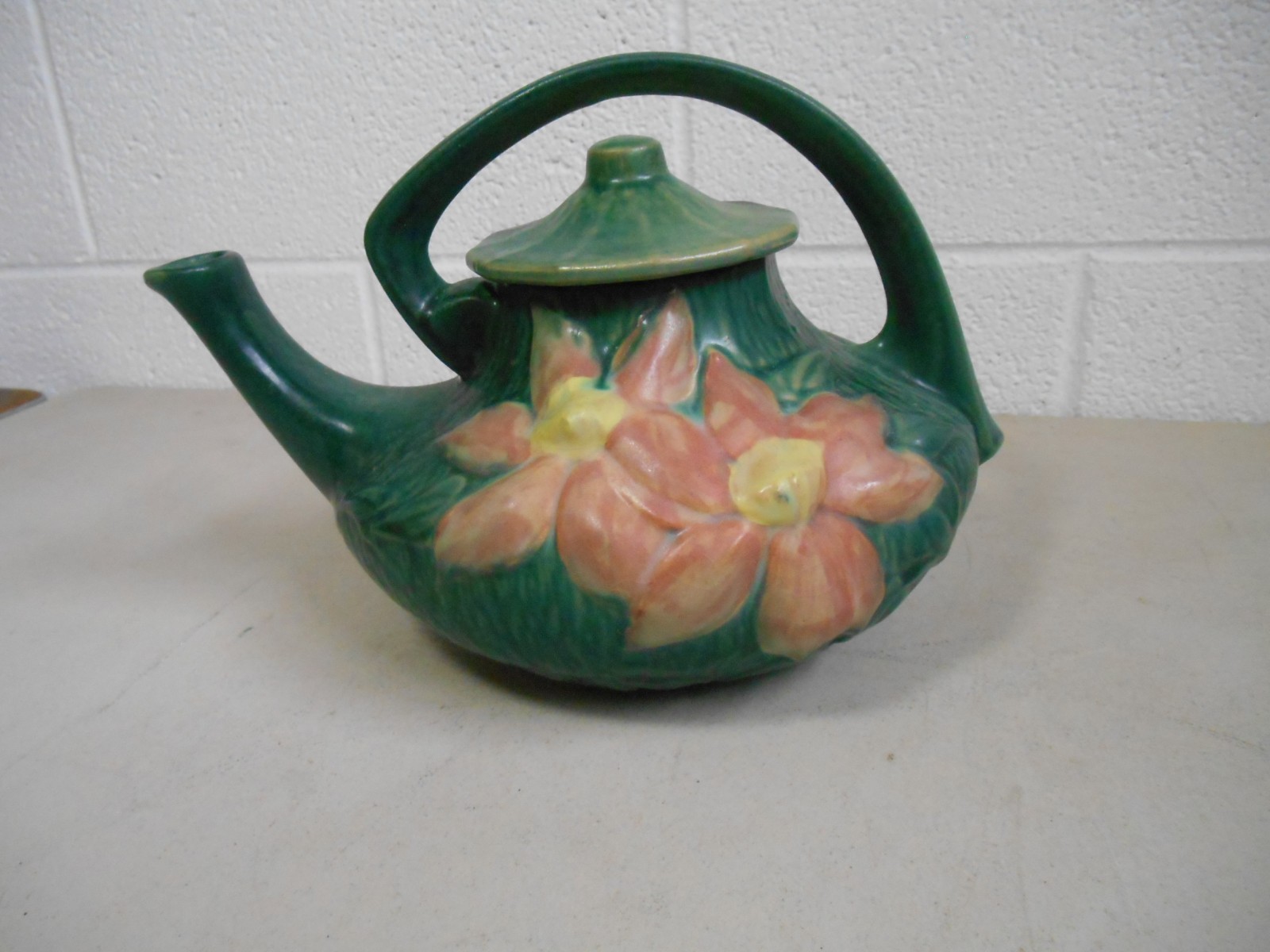 VINTAGE ROSEVILLE POTTERY TEA SET-TEA POT, SUGAR BOWL & CREAMER