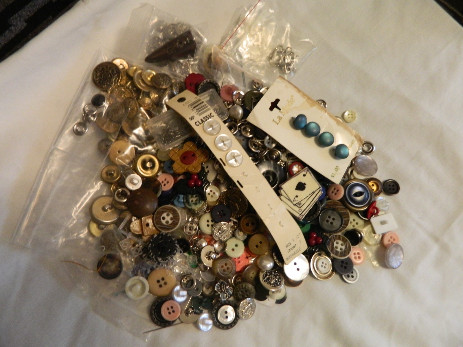 BUTTONS     CONTENTS OF BUTTON BOX ACCUMULATED OVER PAST 50 YEARS. SOME OLD