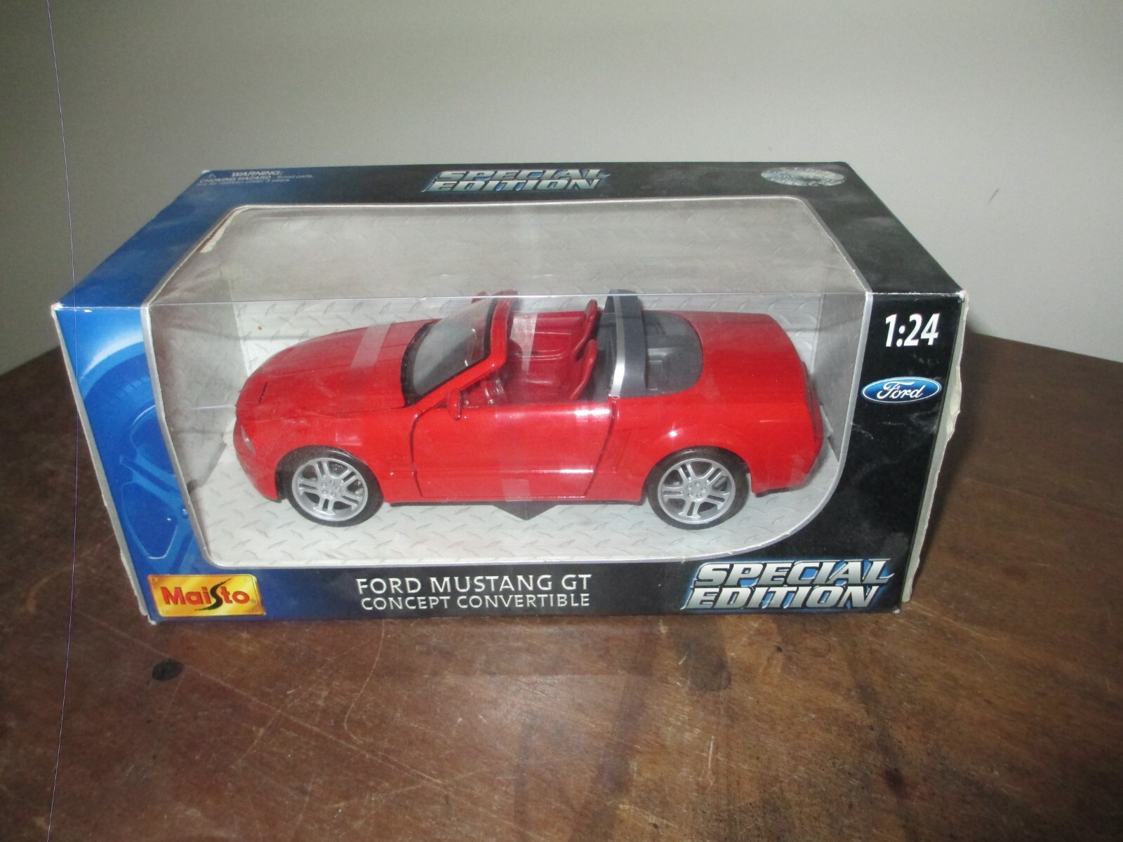 【未組立】希少 maisto マイスト 1/24フォードマスタングGT Maisto 2004 Ford Mustang GT 1/24 Diecast Model Special
