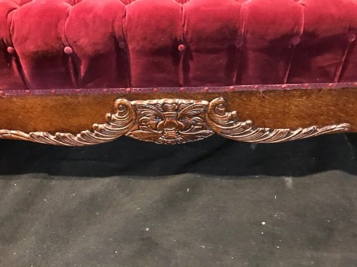 ANTIQUE LATE 1800s TUFTED RED VELVET VICTORIAN FAINTING COUCH CHAISE LOUNGE
