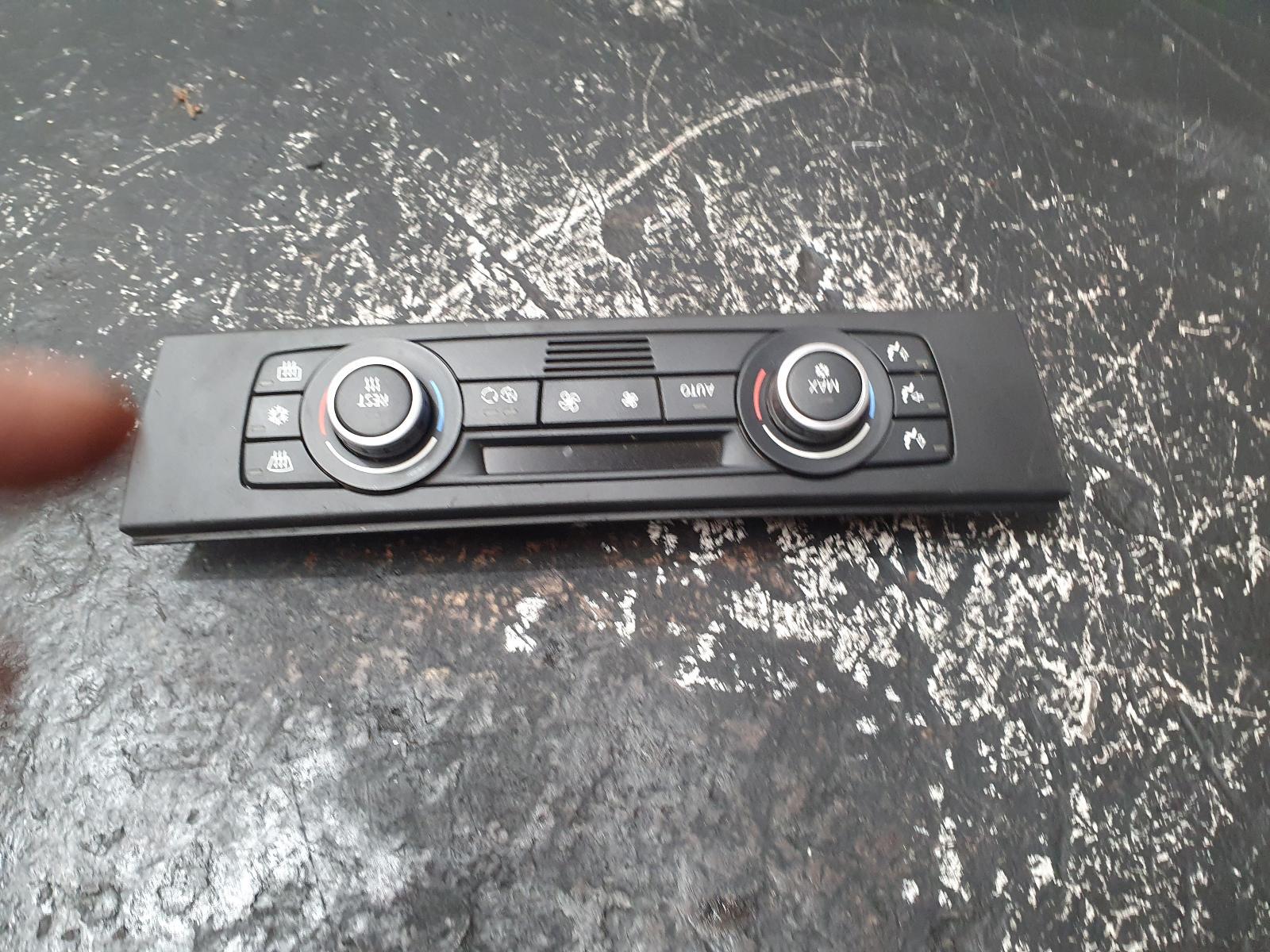 2009 Seat 3 Series BMW HEATER/AC CONTROLS E90/E91/E92/E93 NON WARMER TYPE 09/09-09/ image 3