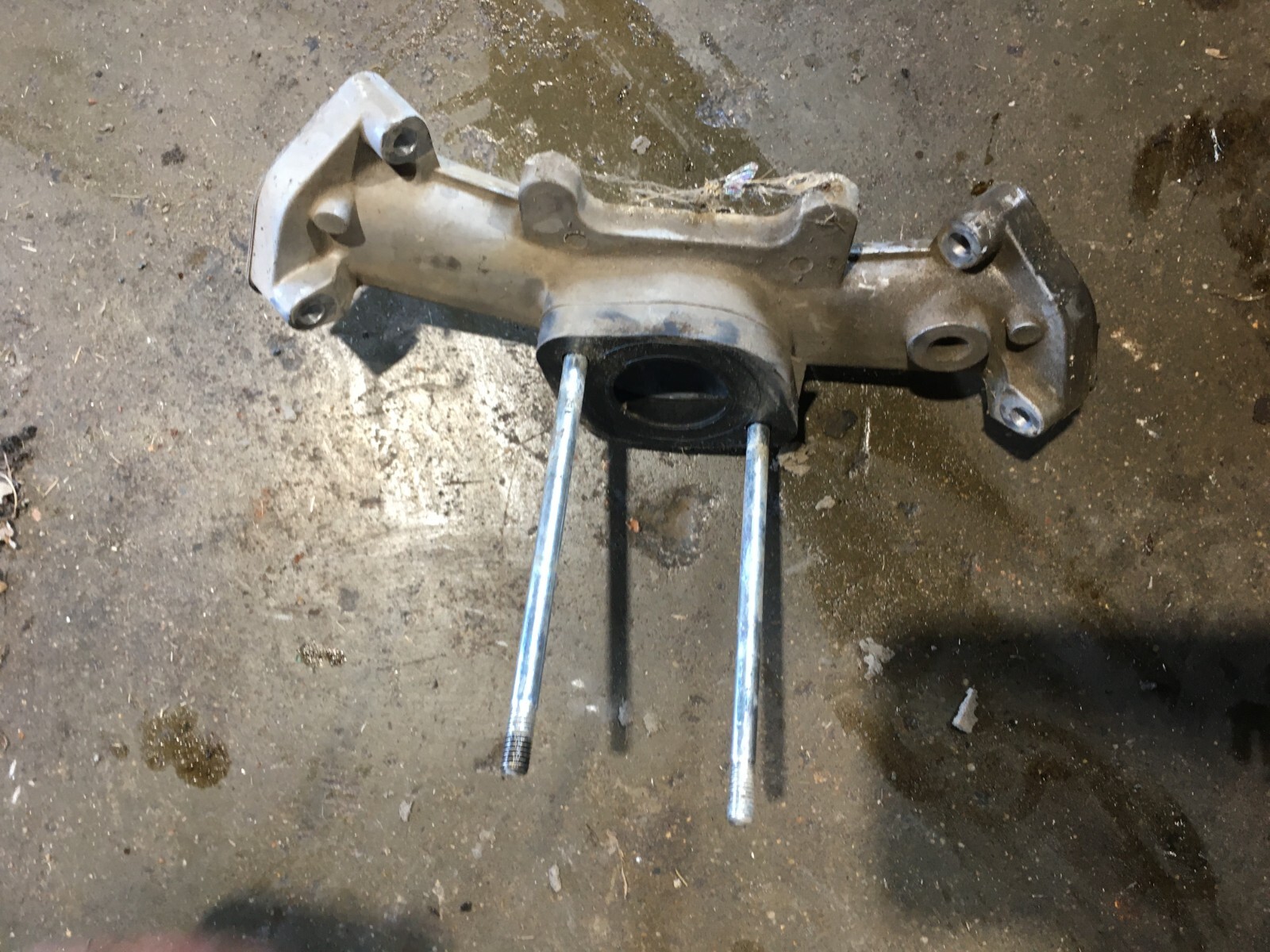 レミー④ Salvage Kawasaki FS730V Engine 59076-0009 Intake Manifold