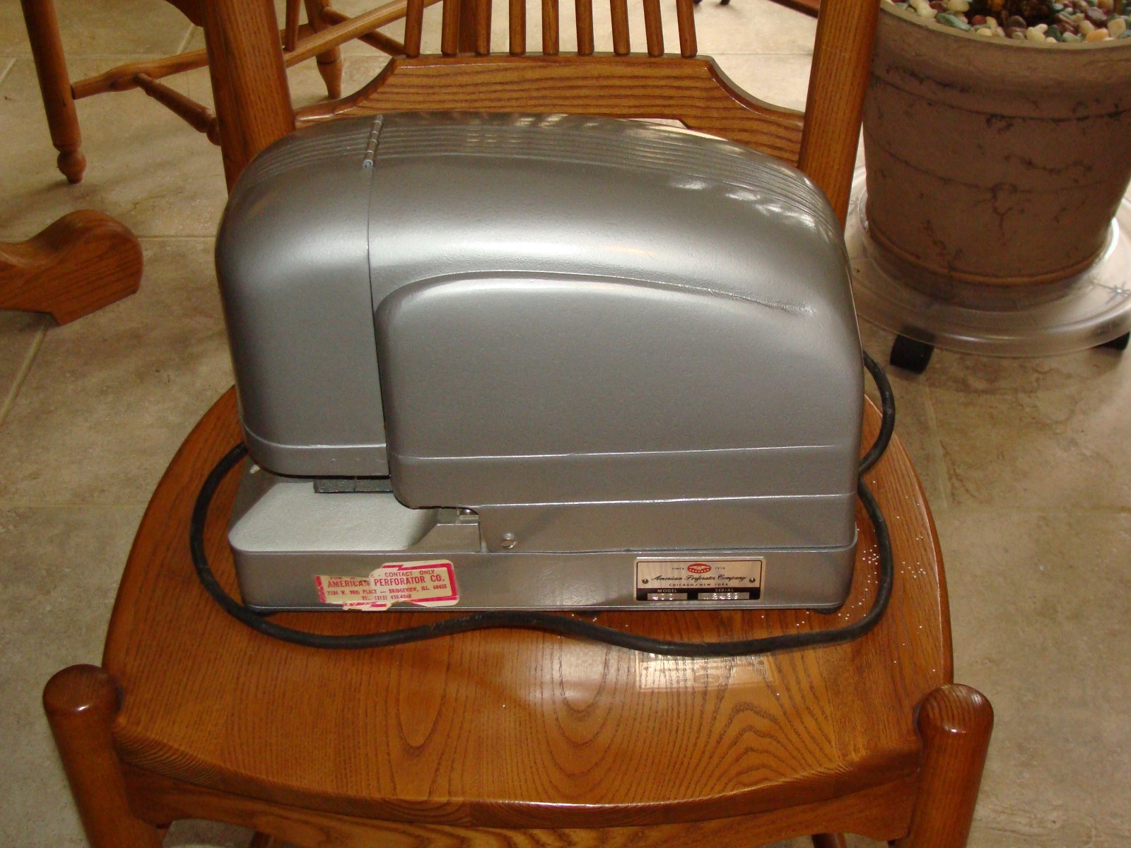 AMERICA PERFORATOR MODEL 400 'PAID' AND DATE CANCEL INVOICES AUTHENTICATE DOCS