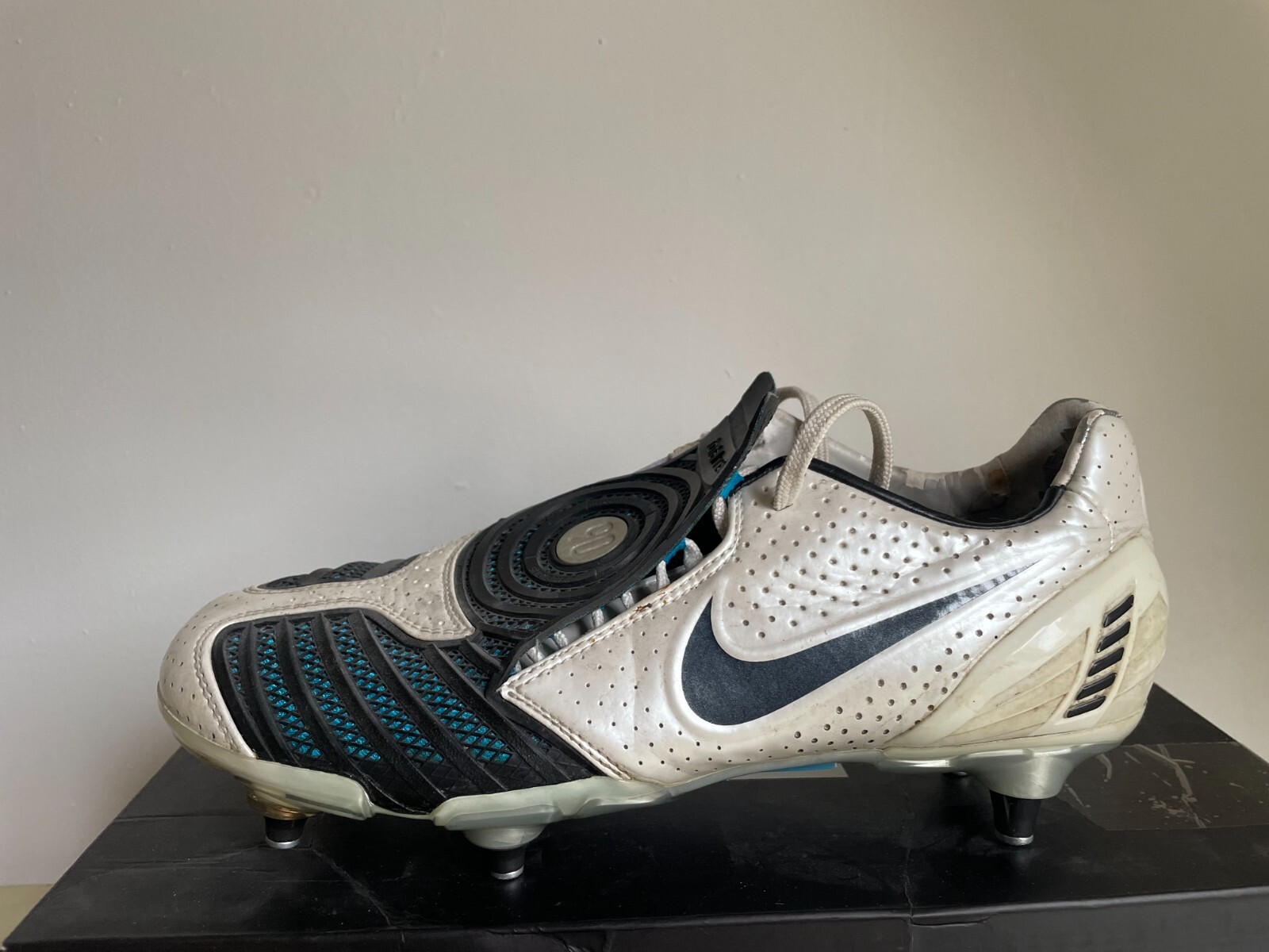 nike total 90 air zoom