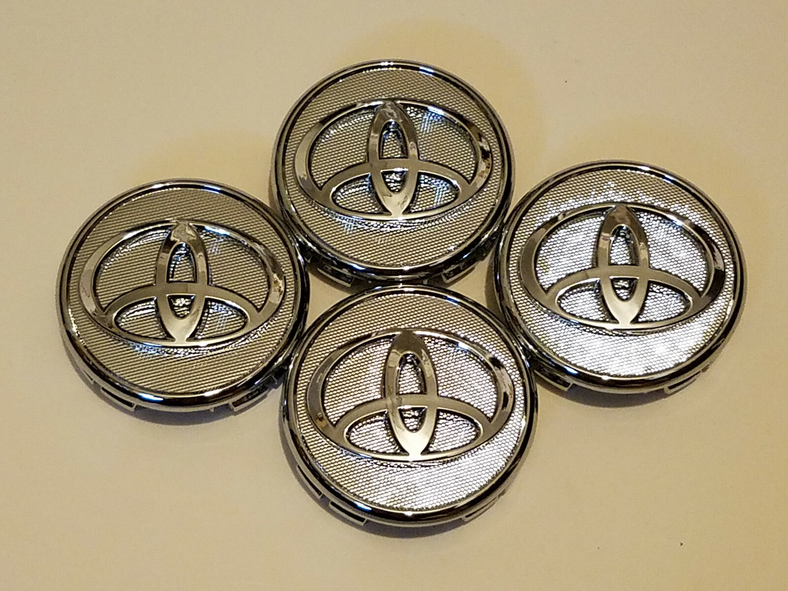 4x TOYOTA WHEEL RIM RIMS CENTER HUB CAP CAPS CHROME LOGO 57MM PRIUS COROLLA