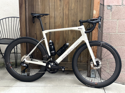 2023 BMC Roadmachine Three 58 Does not include Wheels or pedals