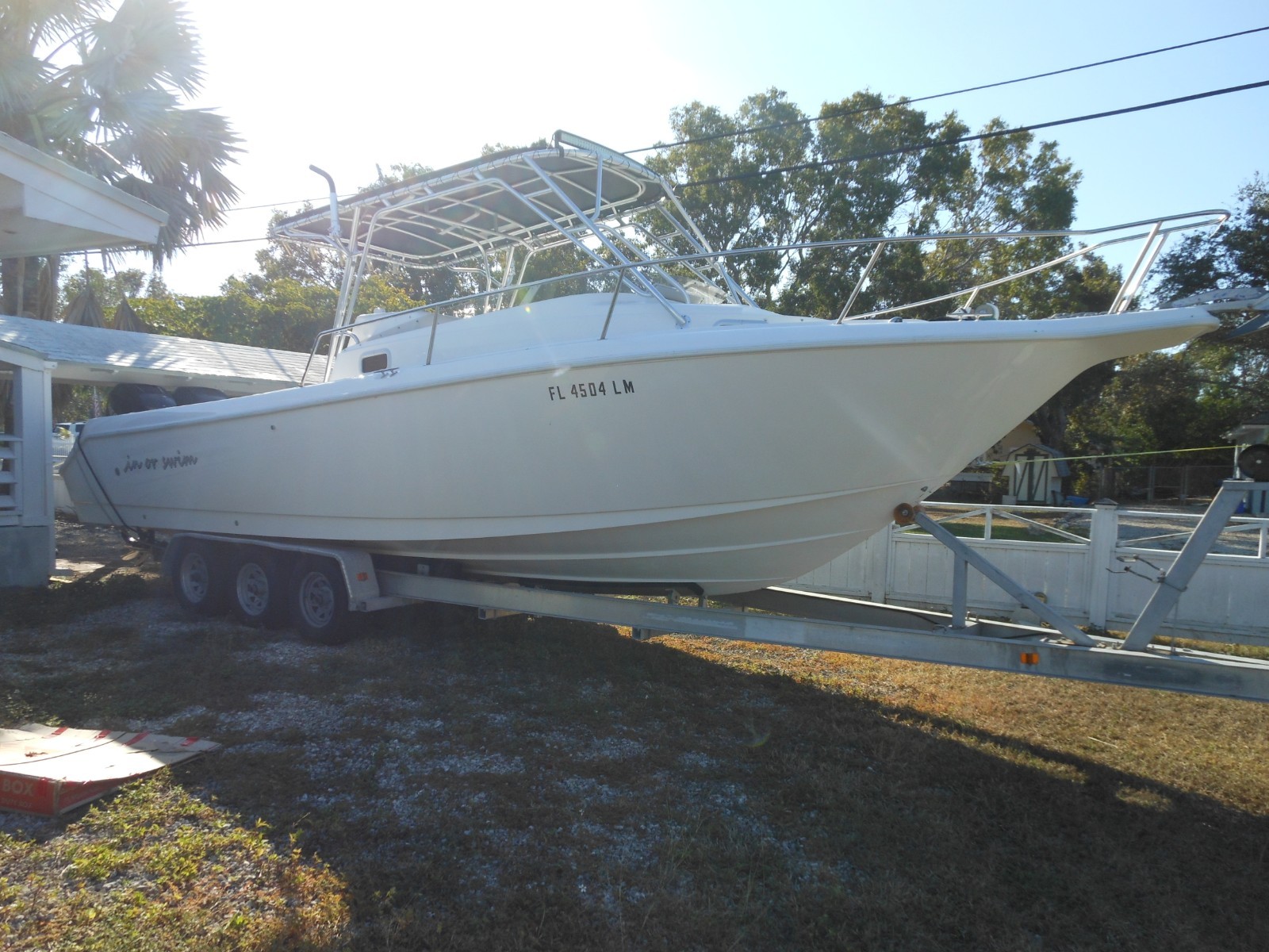 2000 Century 31' Boat, well kept very light useage, looks excellent inside and o