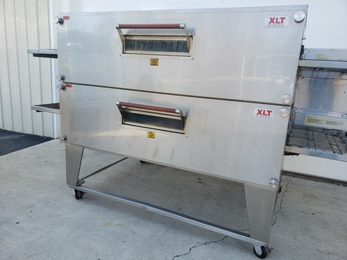 XLT MODEL 3270 DOUBLE STACK GAS PIZZA OVENS **32