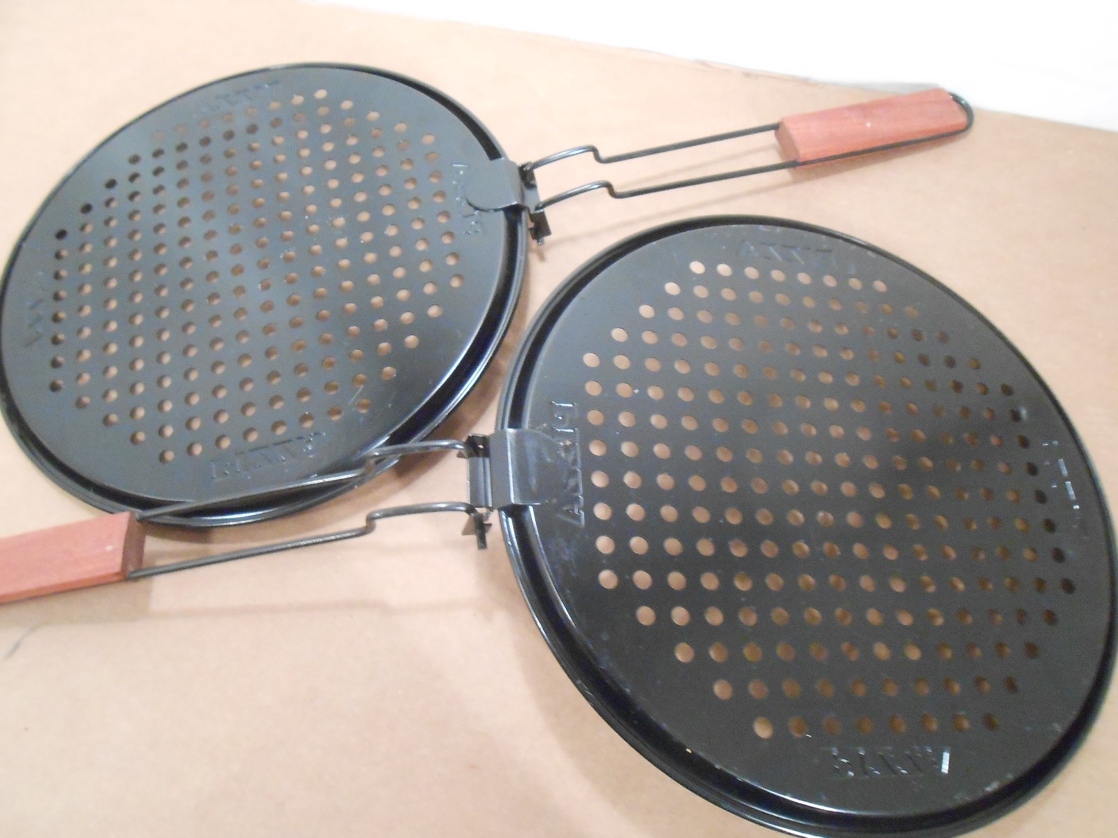 Non Stick Grill PizzaPan Grilling with Holes Removable Handle Vegetable,Seafood