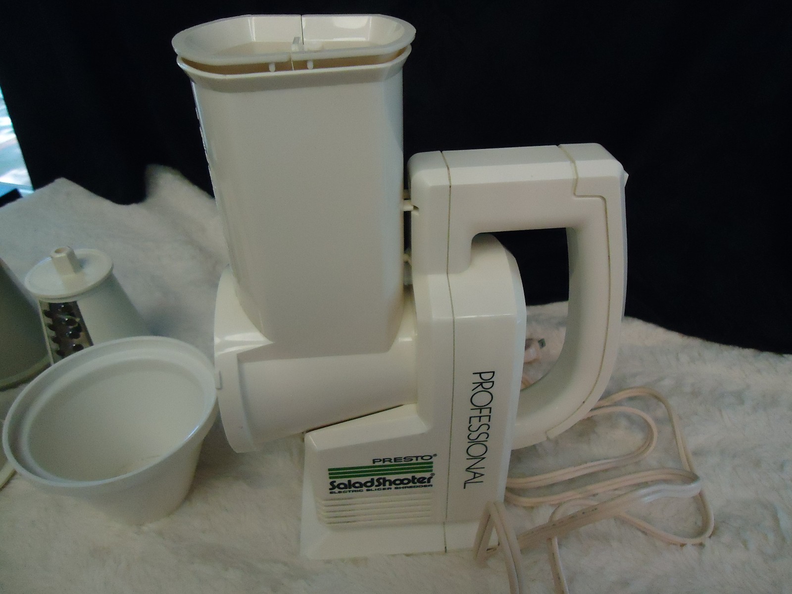 PRESTO PROFESSIONAL ELECTRIC SALAD SHOOTER MODEL 0297001 ( incomplete )