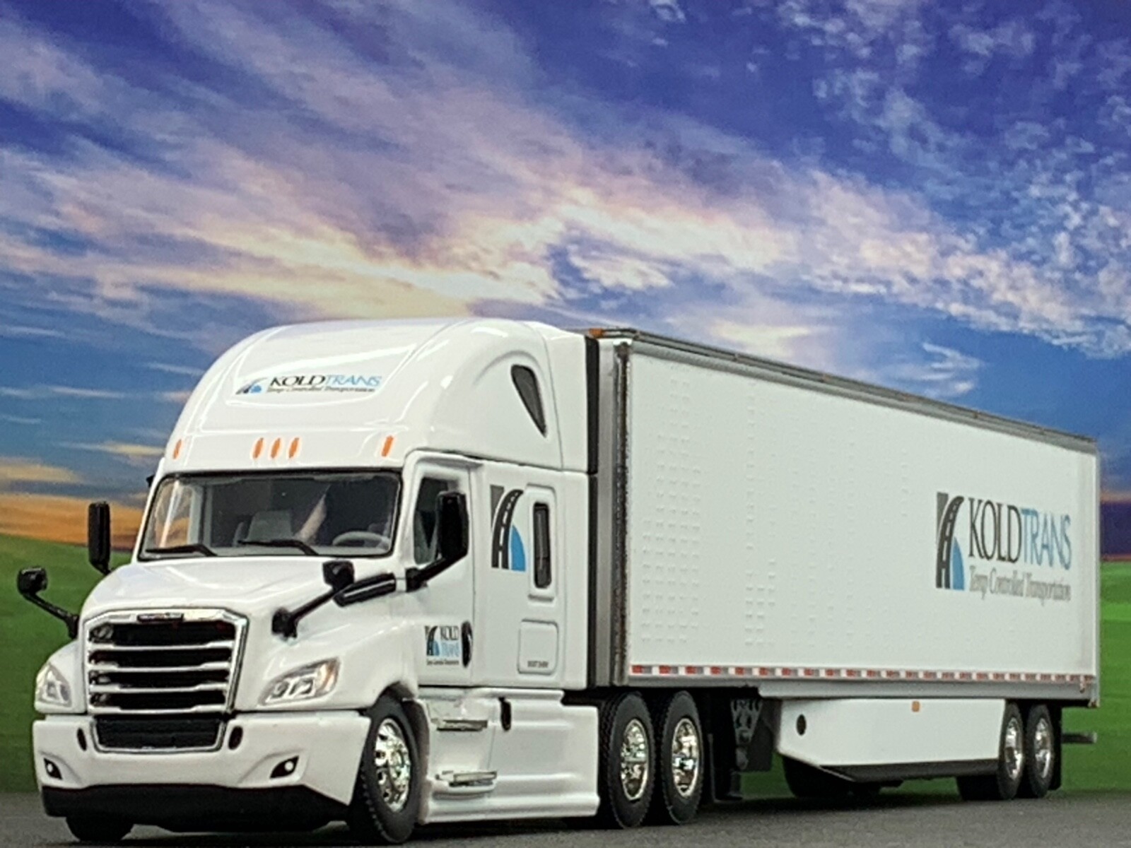 DCP 1/64 freightliner アメリカン　トレーラー DCP FIRST GEAR 1/64 SCALE FREIGHTLINER CABOVER, WHITE