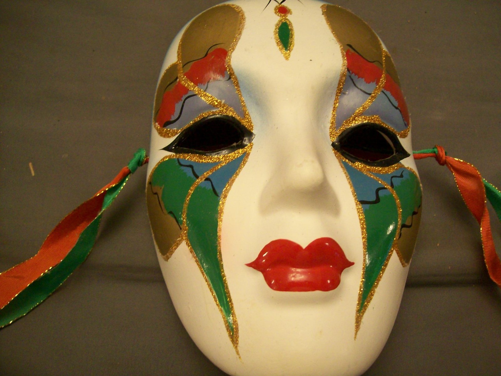 Mardi Gras Look Ceramic Decorative Ladies Face Mask Wall Hanging