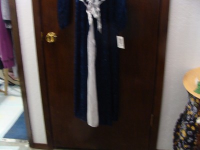 QUEEN HALLOWEEN COSTUME LADIES SIZE SMALL