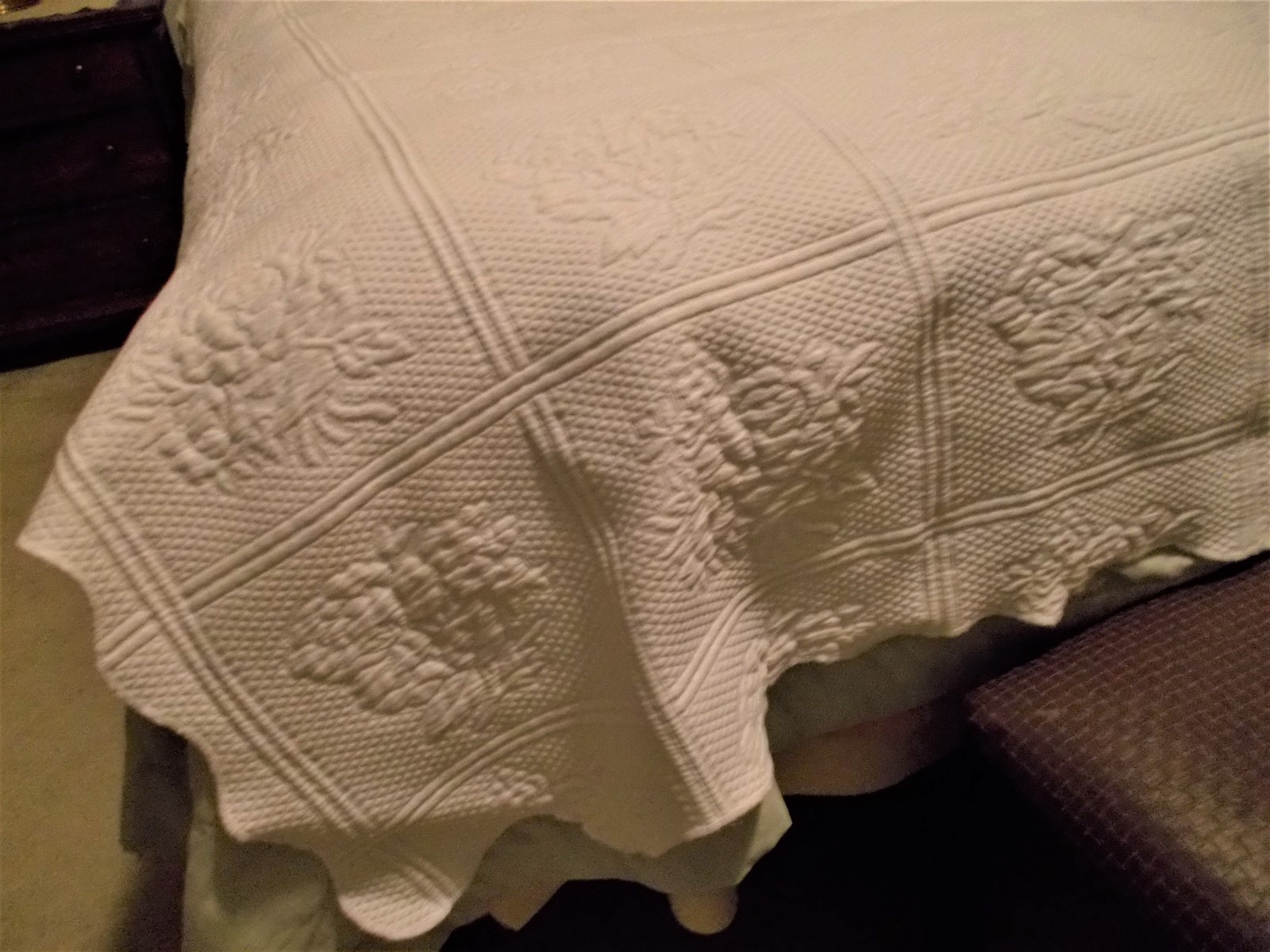 Vintage Matelasse Heavy White Bedspread about 86x90