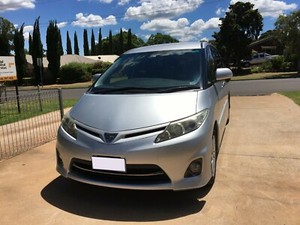 Toyota estima 2011