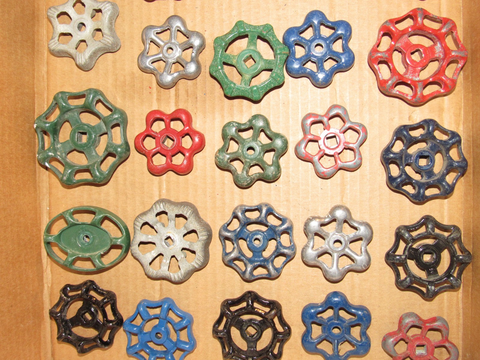 LOT OF 30 WATER VALVE FAUCET HANDLES VINTAGE INDUSTRIAL STEAMPUNK SALVAGE LOT 19