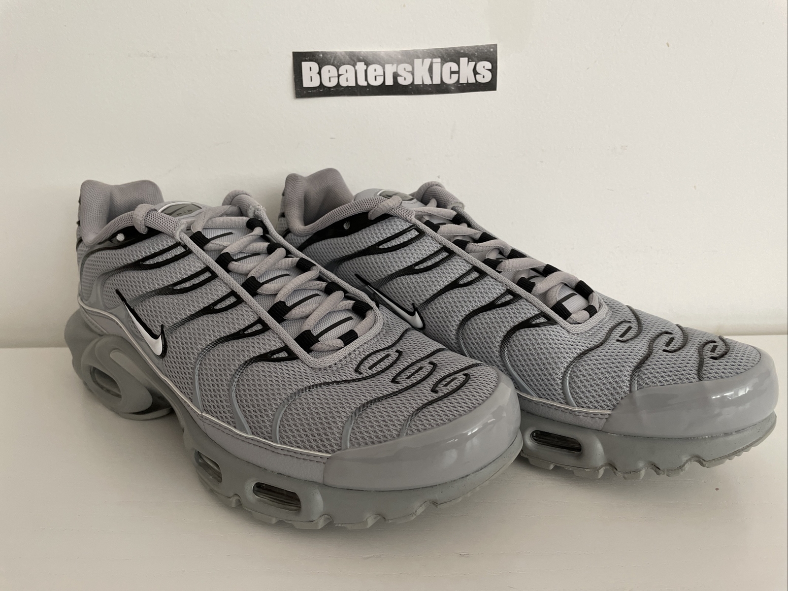 grey tn air max