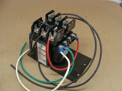 SQUARE D INDUSTRIAL CONTROL TRANSFORMER 9070TF100D1M2 240/480V PRI 120V SEC