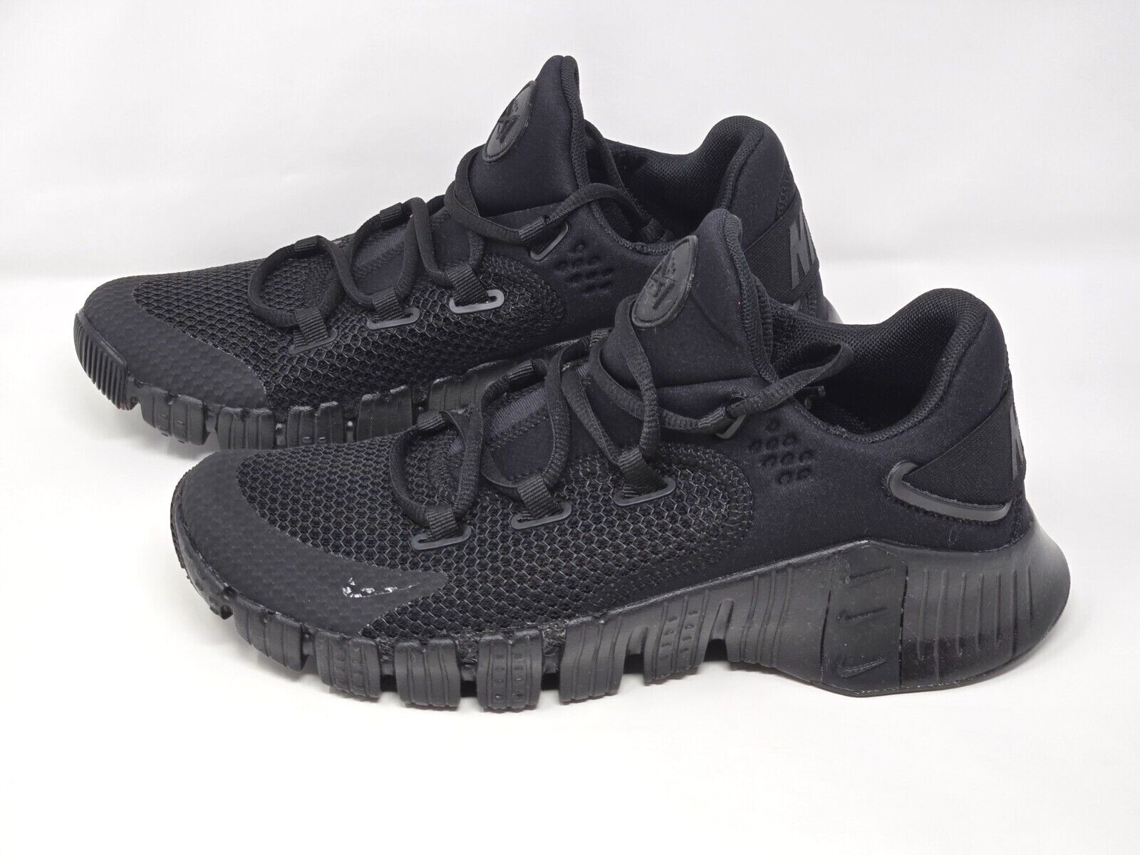 nike metcon 4 triple black