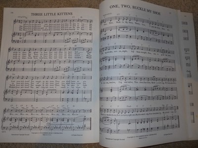 1979 MICKEY'S FAVORITE CHILDREN'S SONGS VOICE PIANO GUITAR 172 SONGS