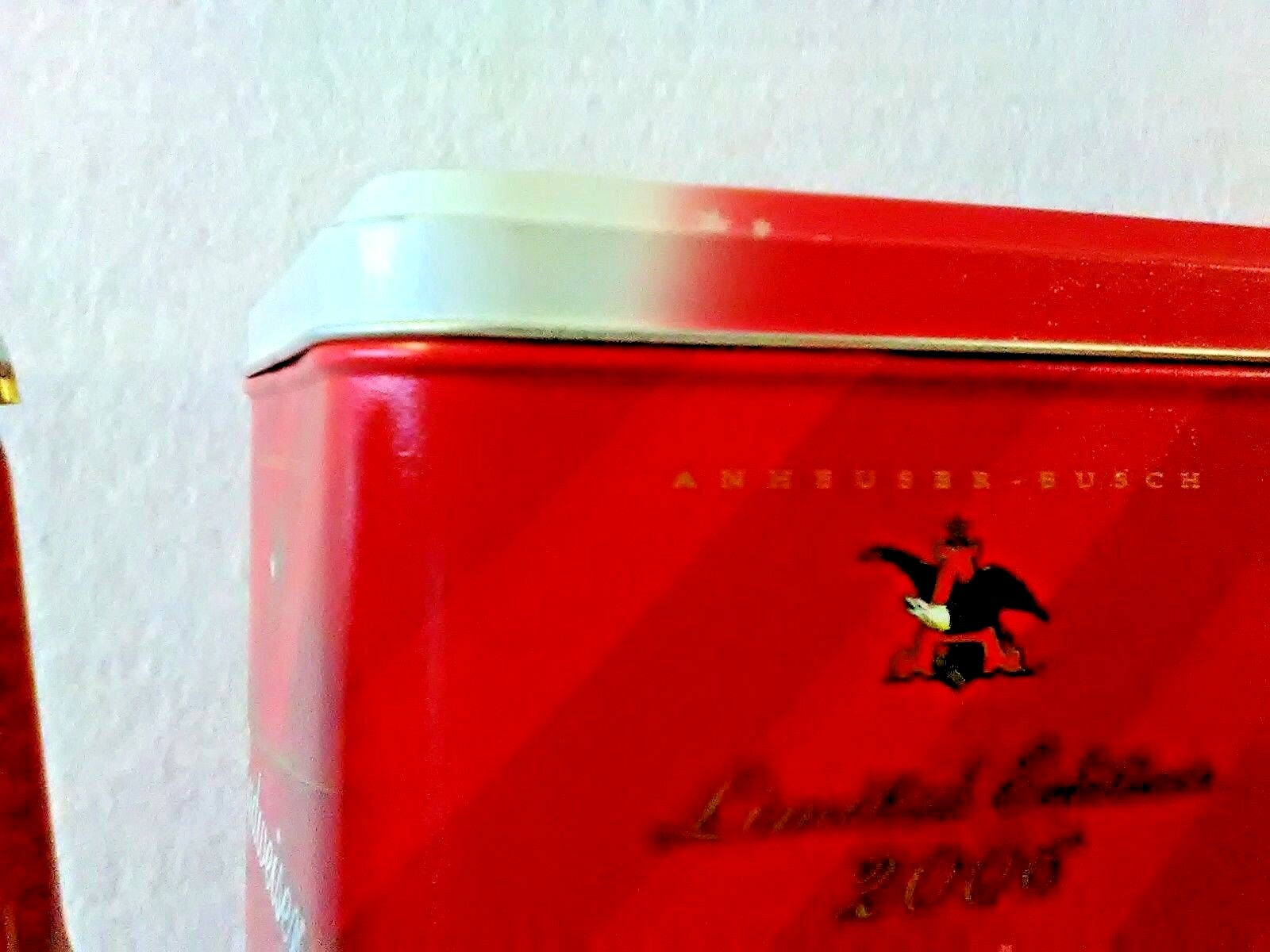 2006 Budweiser limited edition Holiday tin with 4 aluminum bottles NEVER OPENED!