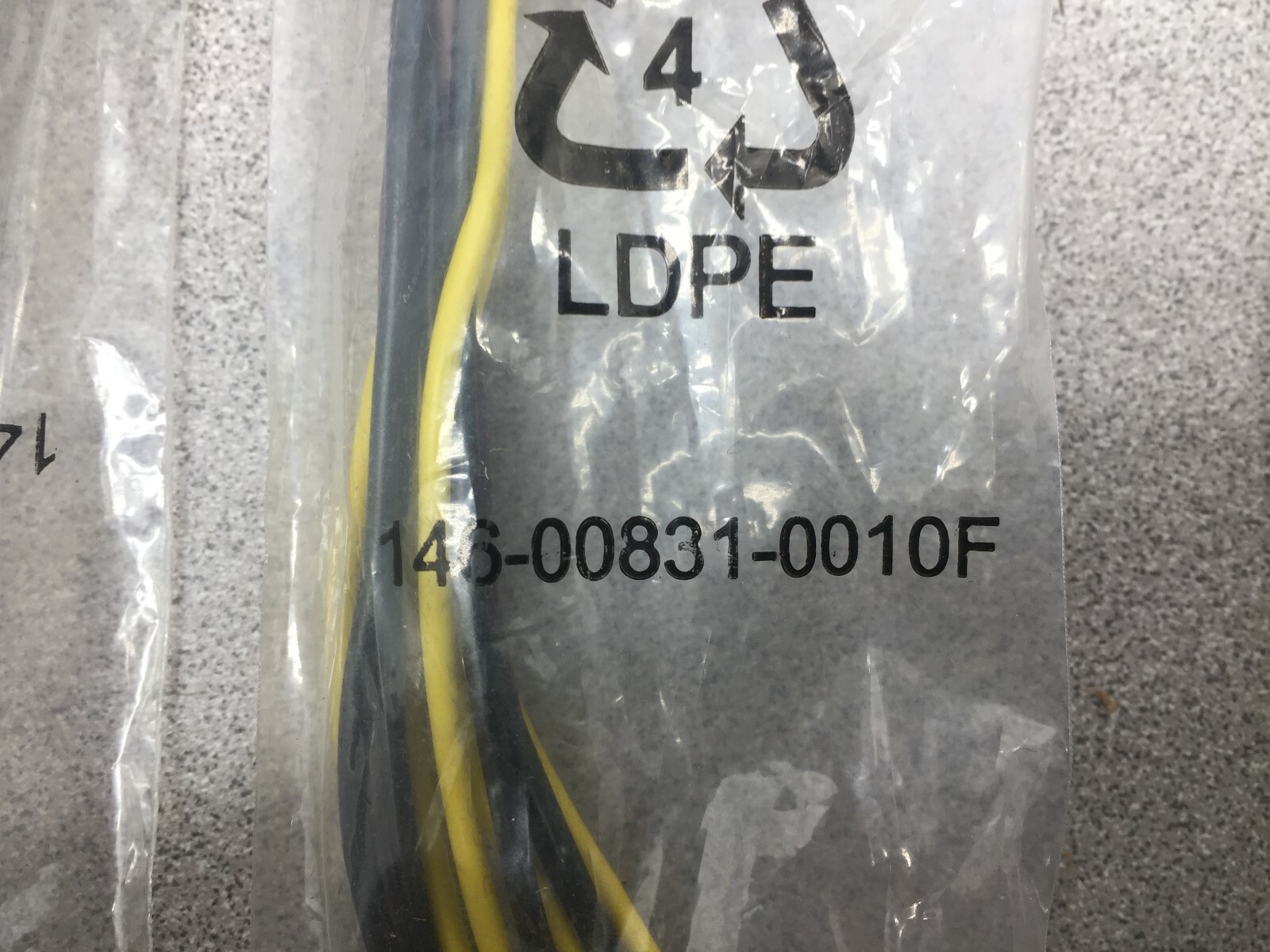 NEW IN BAG (LOT OF 5) ZOTAC 8PIN PCLE TO 2 6 PIN PCLE Y-CABLE 146-00831-0010F