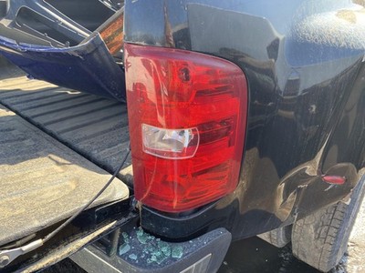 07 08 09 10 11 12 13 14 GMC SIERRA 3500 Tail Light Lamp Passenger Right