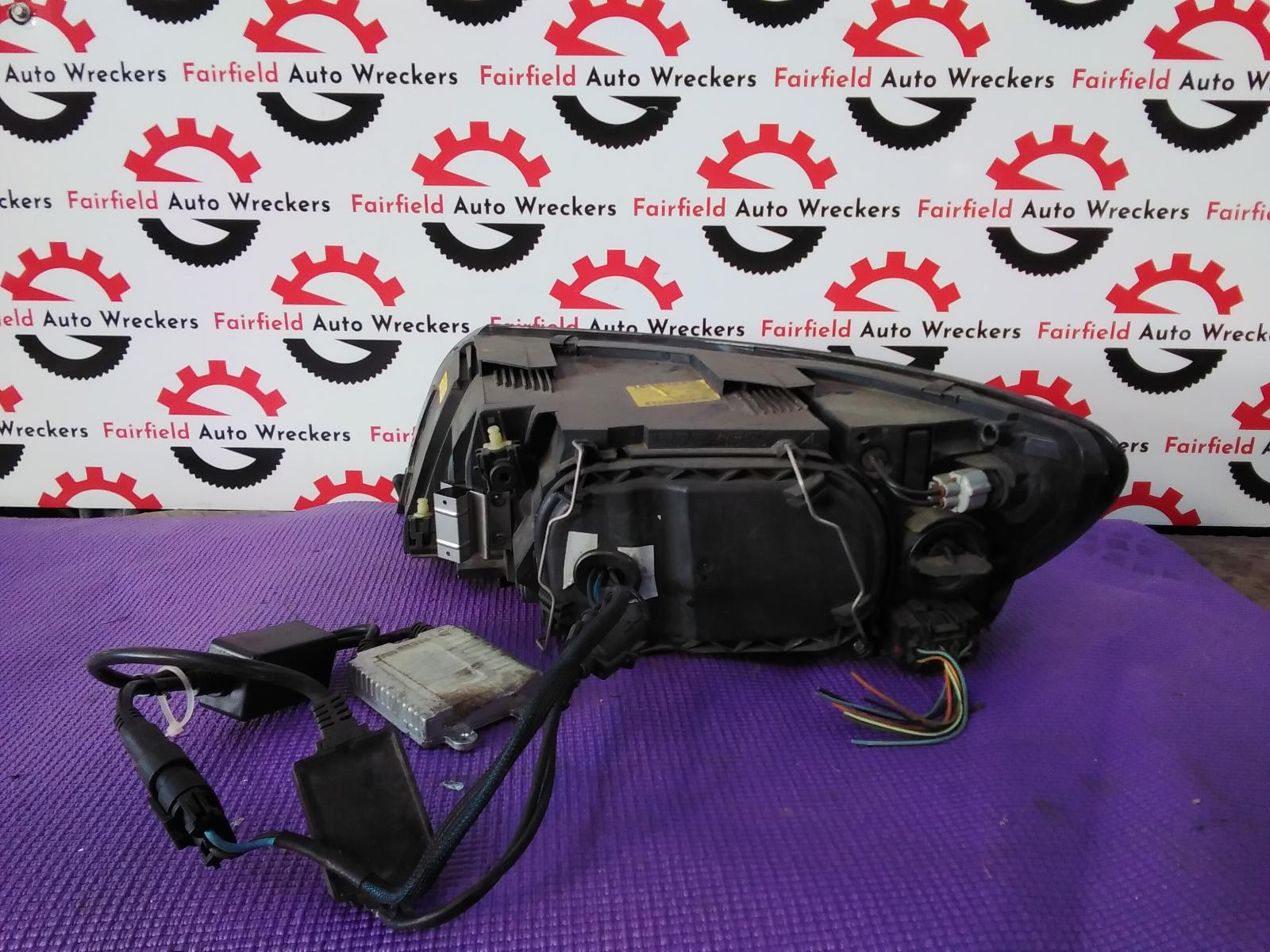 VOLVO S40 03/2004-09/2007 RIGHT HEADLAMP XENON BLACK INSERT AL P/N 0301198672 - thumbnail 2