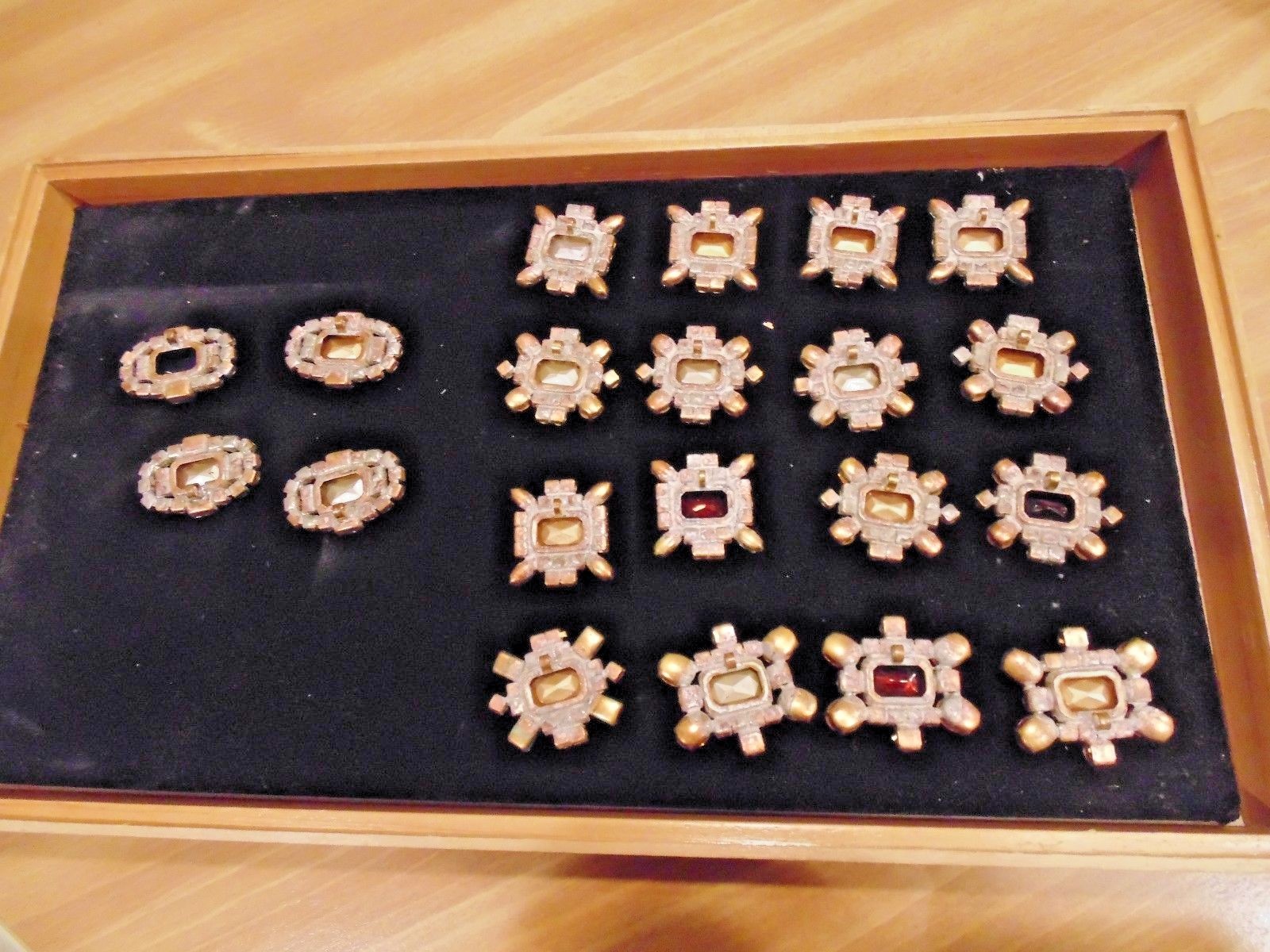 HUGE LOT 20 PIECES STUNNING VINTAGE CZECH RHINESTONE BUTTONS NICE GLASS