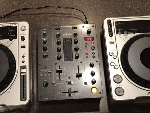 2 Pioneer CDJ-800MK2 Digital Turntables & DJM-400 Mixer Bose Headphones Lot NICE