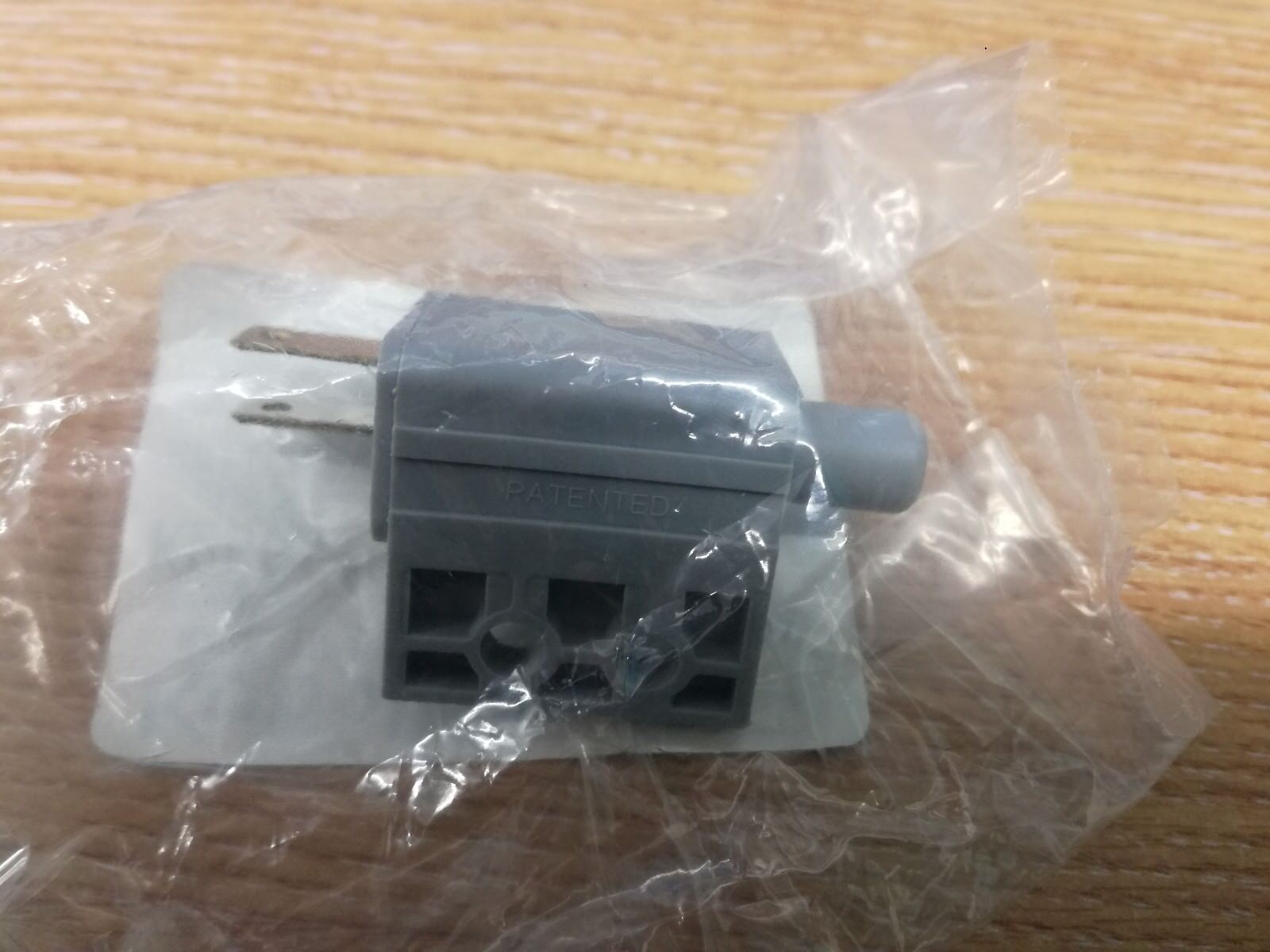 GENUINE KUBOTA SAFETY SWITCH G23 G26 BX2350 RTV900 ZD326 GENUINE KUBOTA SAFETY SWITCH G23 G26 BX2350 RTV900 ZD326