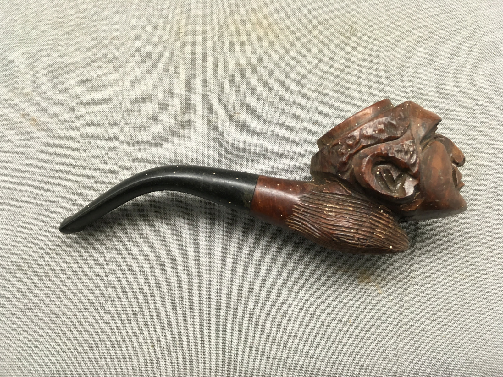 Vintage Bruyere Garantie Carved Face Pipe Briar Wood {DD466}