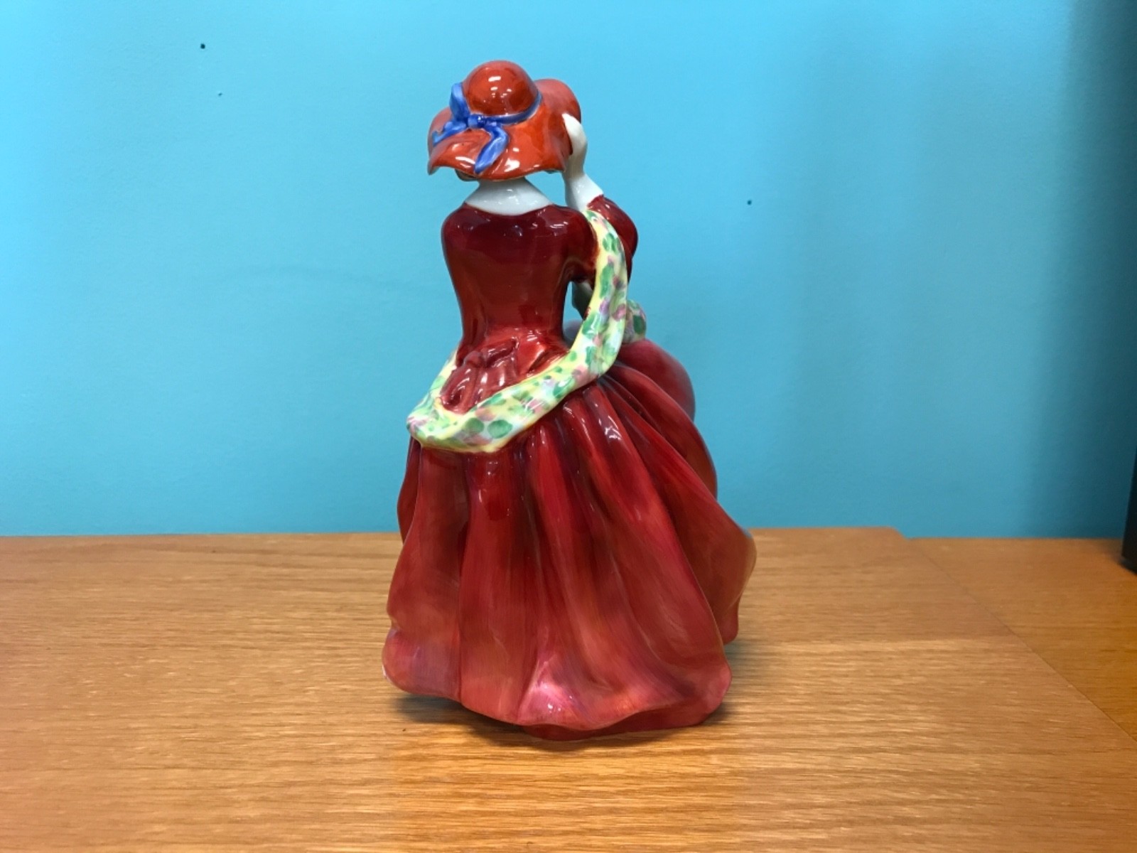 Royal Doulton “ Top o the hill “ HN1834 signed DR