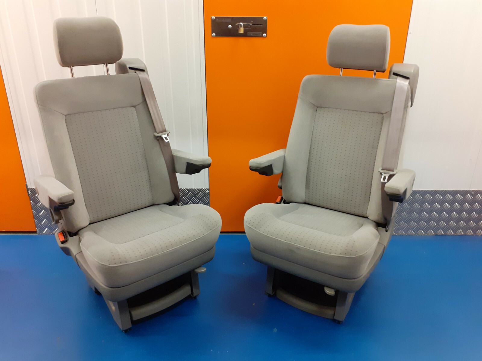 VW T4 Multivan II 2 Pilotensitze 2. Reihe Schienensystem Drehsitze Selten TOP