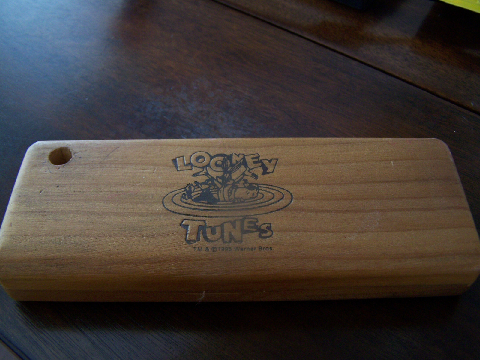 Warner Bros Looney Tunes Bugs Bunny Pen in Presentation Wood Box – Vintage 1995