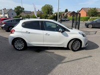 Peugeot 208 1.2 PureTech 110 Allure 5dr Hatchback Petrol Manual