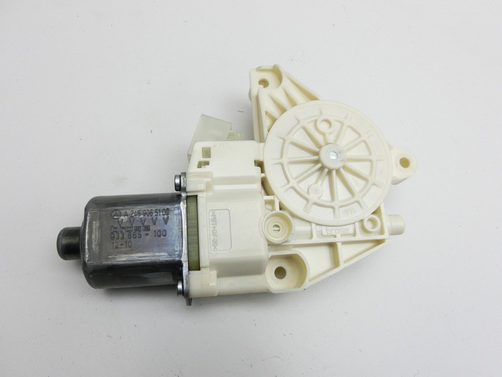 Mercedes W176 A200 12-15 Lim Fensterhebermotor Links Vorne Mercedes W176 A200 12-15 05.11.2012 A2469065100... Vorschau 3