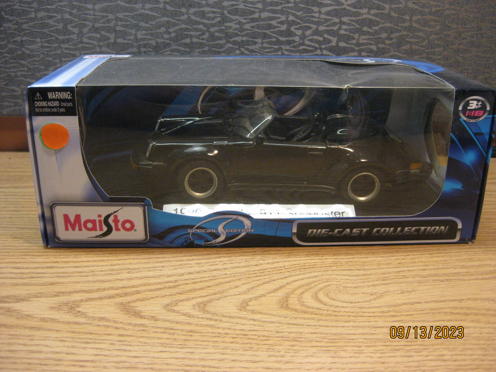 ポルシェ911 スピードスター MAISTO 1989 Porsche 911 Speedster 1989 Red 1:43 Look Smart LS152SE (45