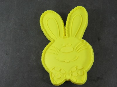 Vintage Large Hallmark Easter Bunny Cookie Cutter  B405