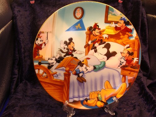 MICKEY MOUSE ~ In Bed With All The Little Mickey's ~ 8