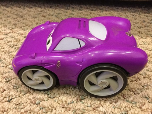 Holly Swiftwell - Toy Car - From Disney Cars - Shake N Go