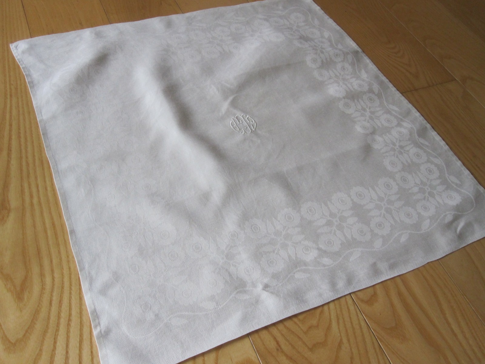 FINE VINTAGE ANTIQUE  IVORY LINEN DOUBLE DAMASK TABLECLOTH & 4 NAPKINS MONO EGB