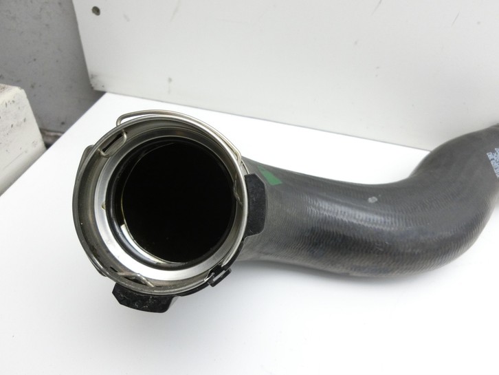 Mercedes W176 A200 12-15 1,6 115KW Ansaugrohr Ladeluftschlauch Luftschlauch Pos.1 Mercedes W176 A200 12-15... Vorschau 4