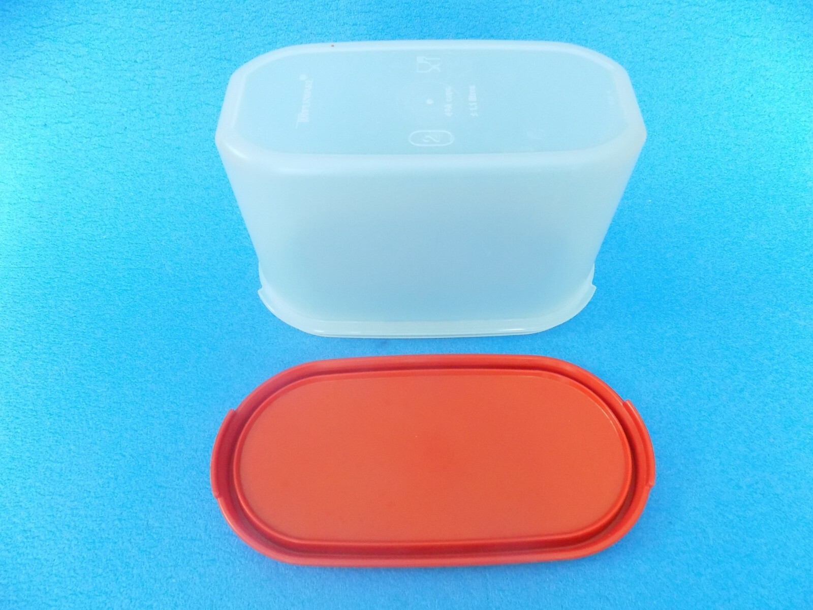 Tupperware #1612 Oval Modular Mate with Red Lid  (4 ¾ Cups) --  NICE ONE