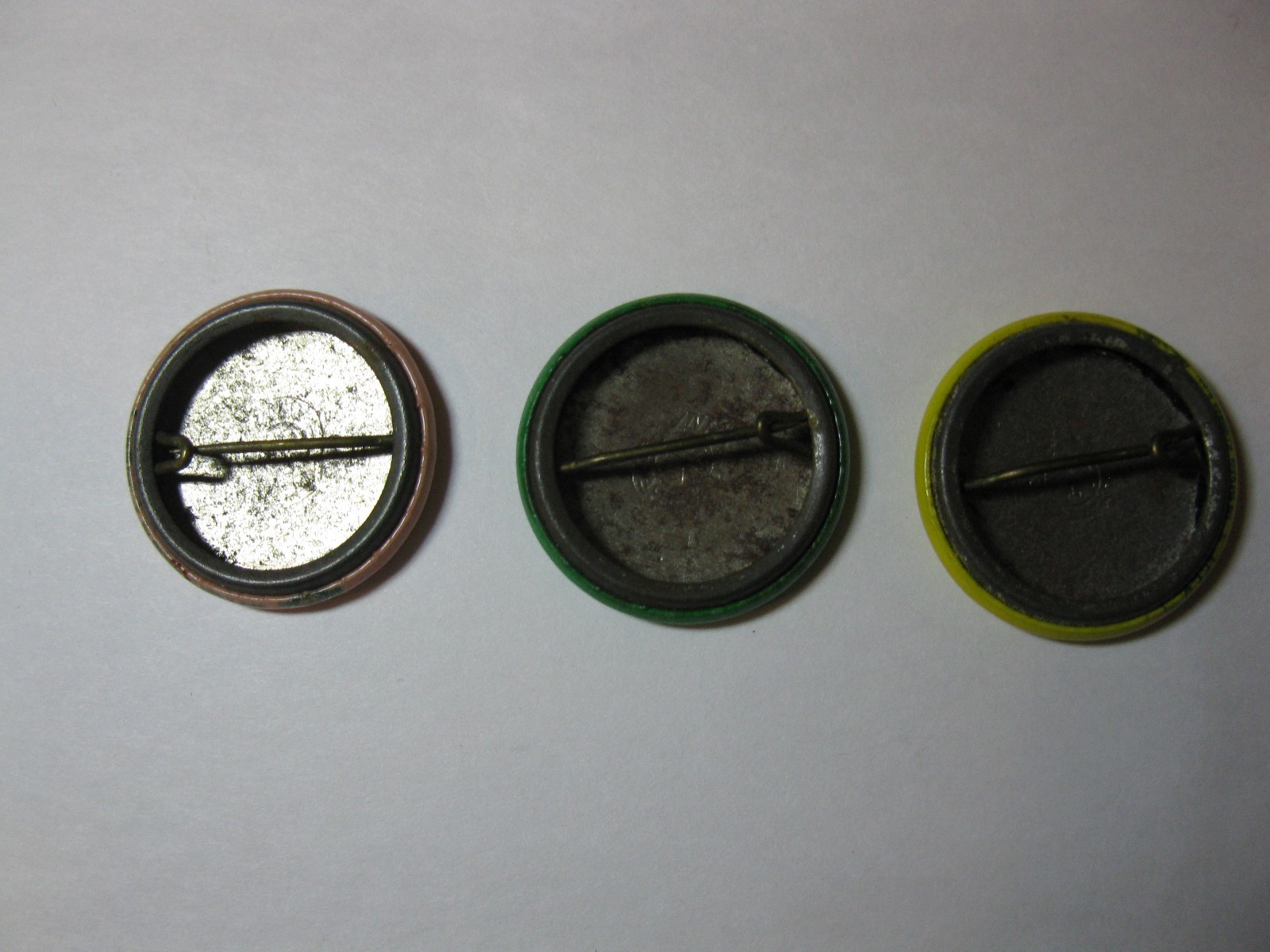 3 ~ 1939 QUARTERLY TRADE UNION PINS (PLYWOOD AND VANEER WORKERS) AF of L ~ 2700