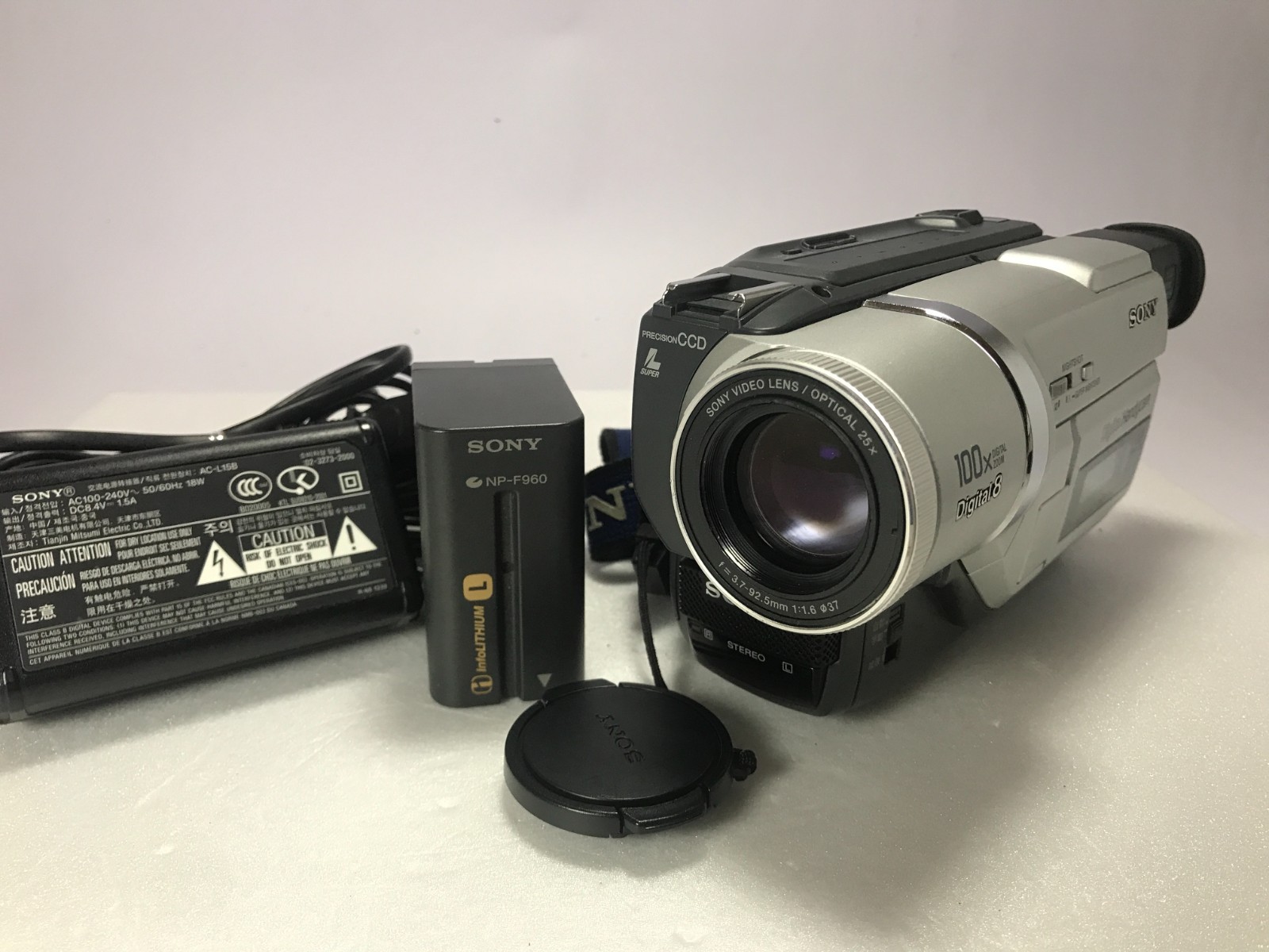 SONY Digital Handycam DCR-TRV225 NTSC NP-F750 AC-L10A