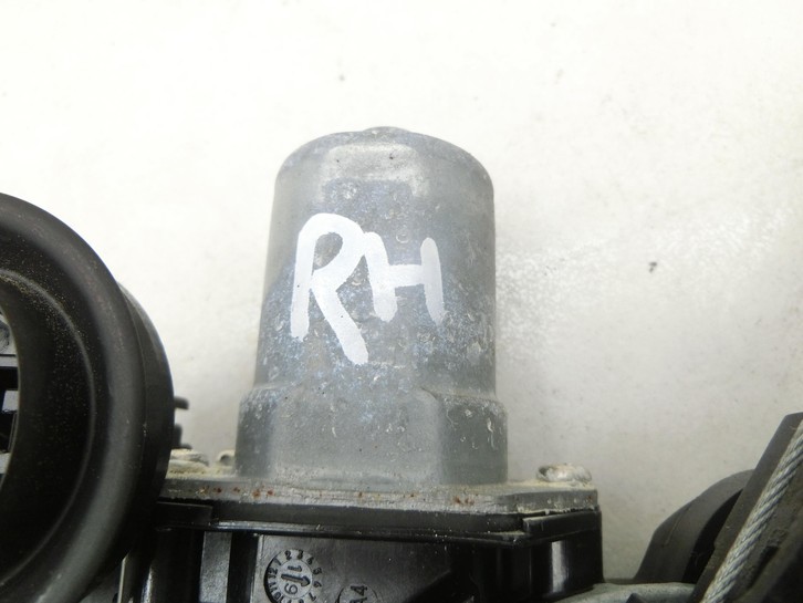 Mazda CX-30 19-24 Fensterhebermotor mit Fensterheber Rechts Hinten Mazda CX-30 19-24 18.05.2020 gebraucht Vorschau 4