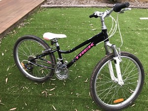 trek mt 220 girl 2015