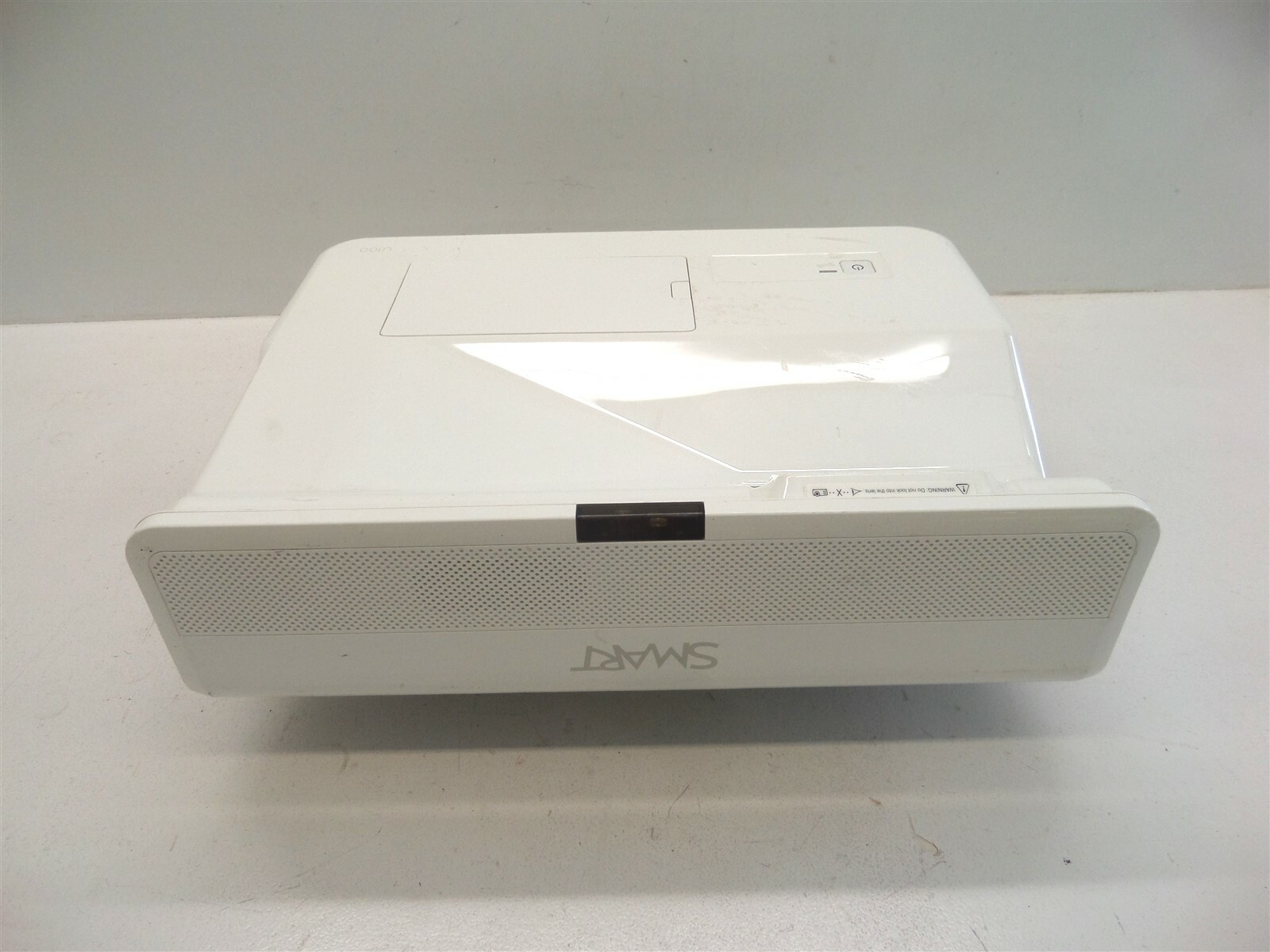 Smart U100 XGA Ultra Short Throw DLP Projector w/ Remote - 1555 Lamp Hours