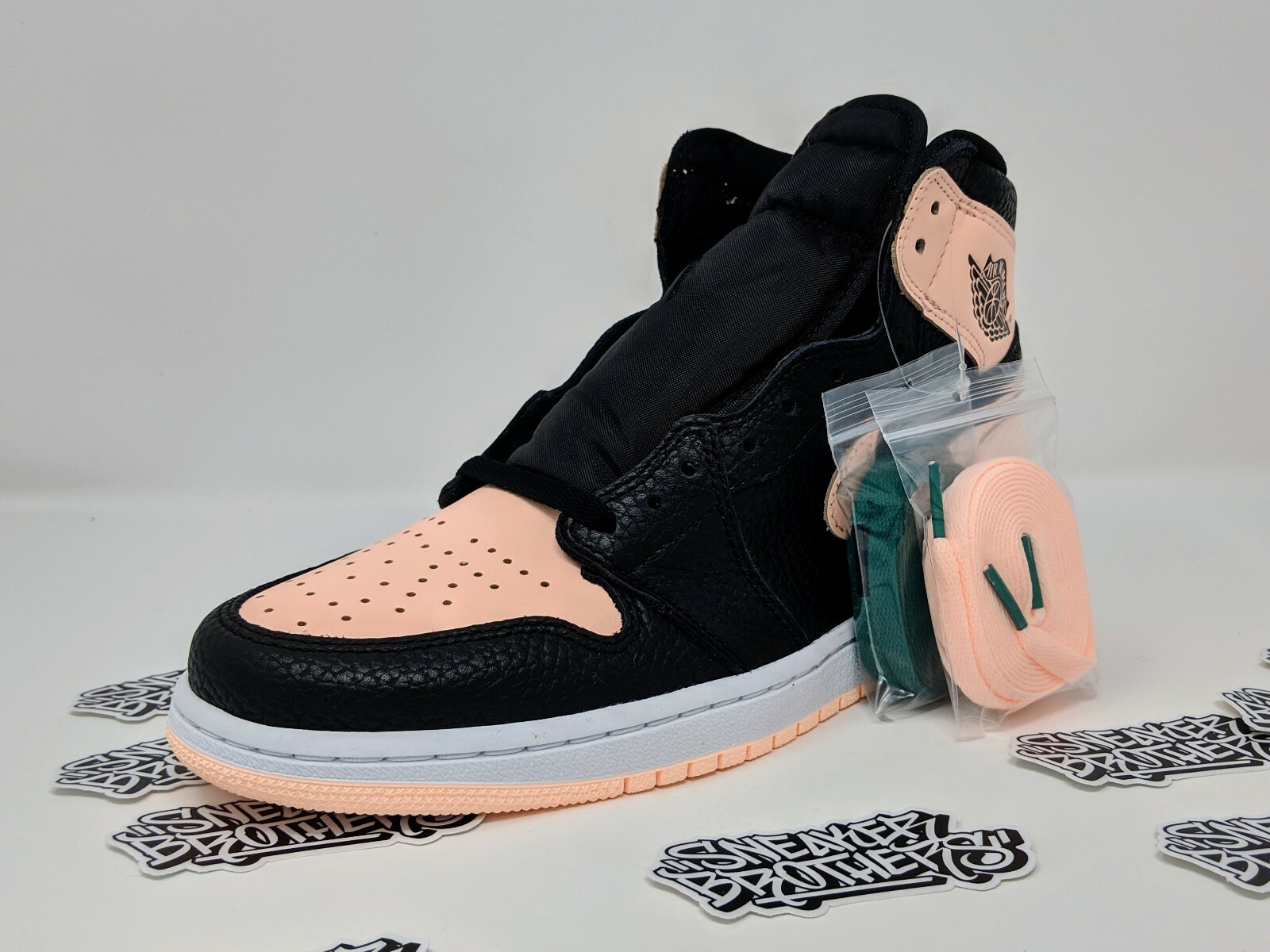 シューズ(男性用) Nike Air Jordan 1 High OG \"Crimson Tint\" AIR JORDAN 1 RETRO HIGH OG 